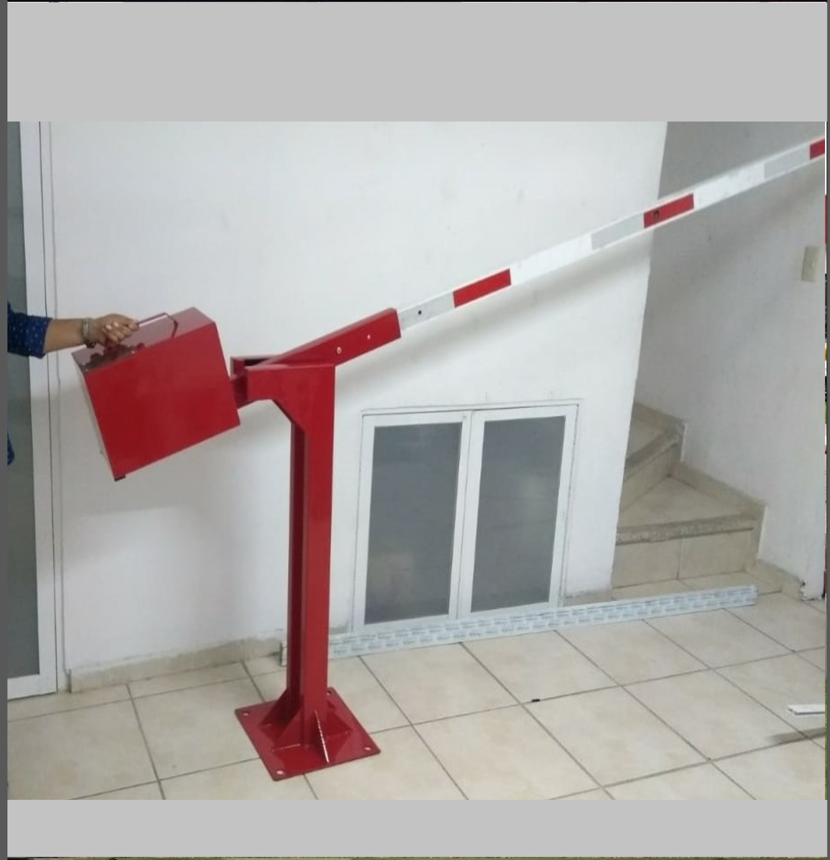 Barrera manual para parqueaderos