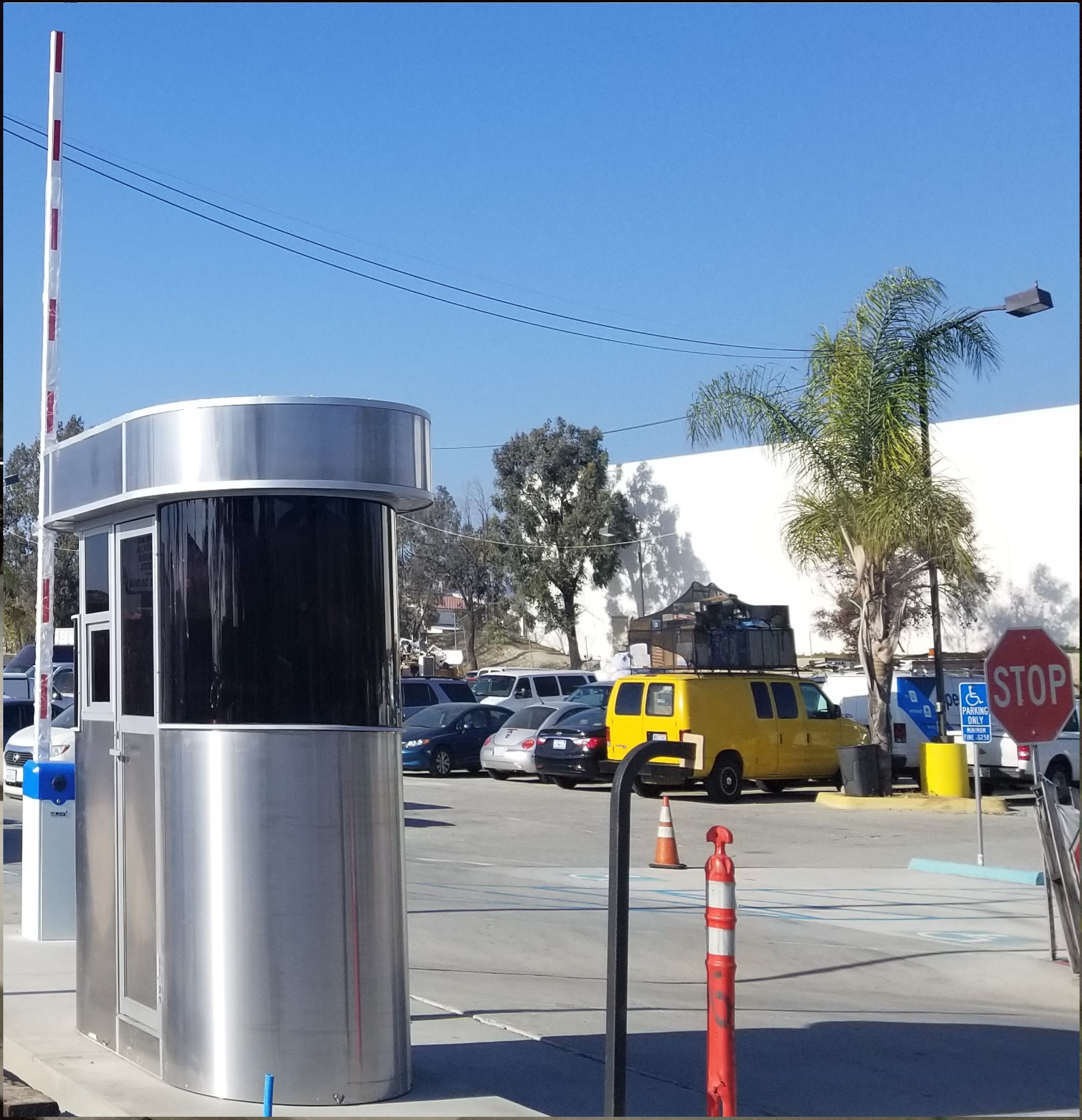 Caseta metalica para Estacionamientos