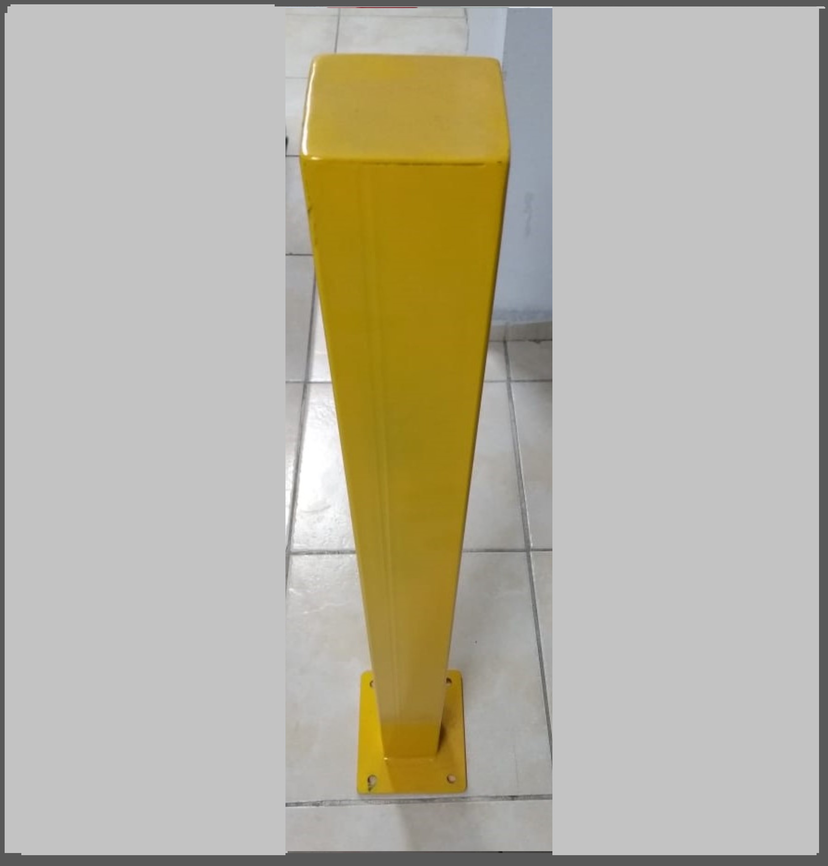 Poste de seguridad para barreras de estacionamiento